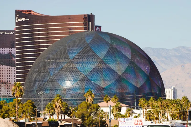 A large building with a giant dome on top of it